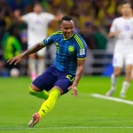 Colombia debutó el grande con victoria sobre Uzbekistán 3-1