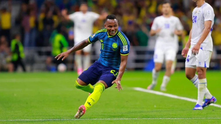Colombia debutó el grande con victoria sobre Uzbekistán 3-1
