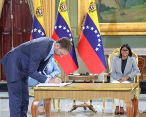 Venezuela firma licencia con Shell para Fase I del campo gasífero Loran