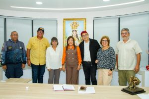 La Gobernadora Marisel Velásquez y dueños de medios de comunicación articulan soluciones ante la crisis eléctrica en Palma Real