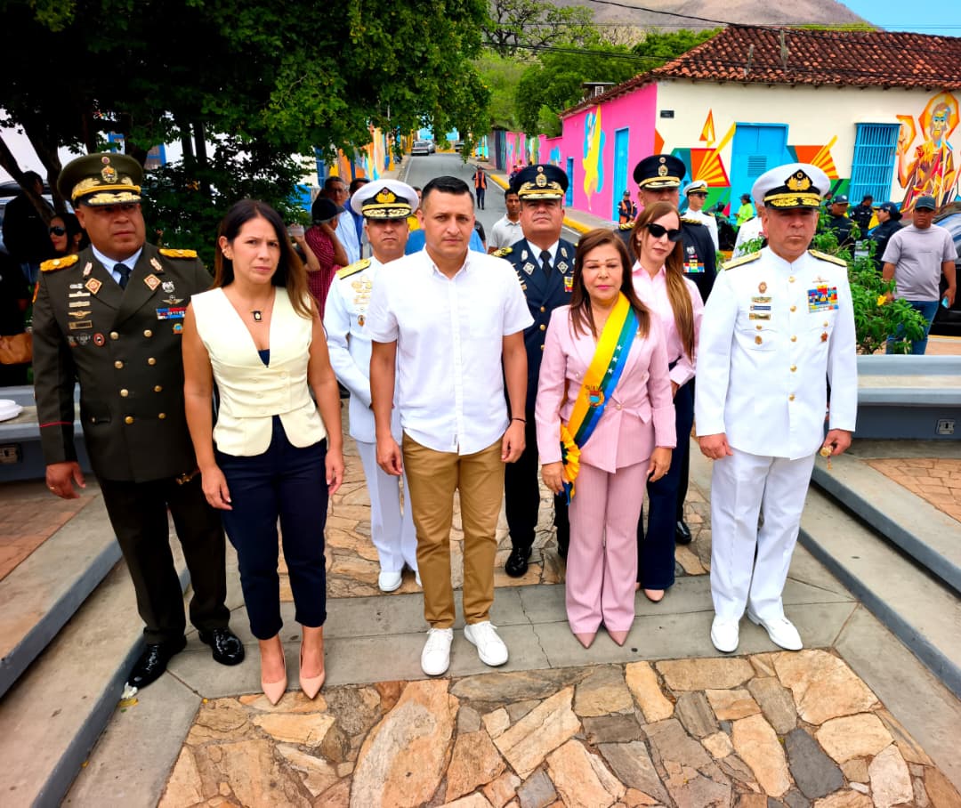 Gobernadora Marisel Velásquez asistió al acto conmemorativo de los 246 años del natalicio de Antonio Díaz