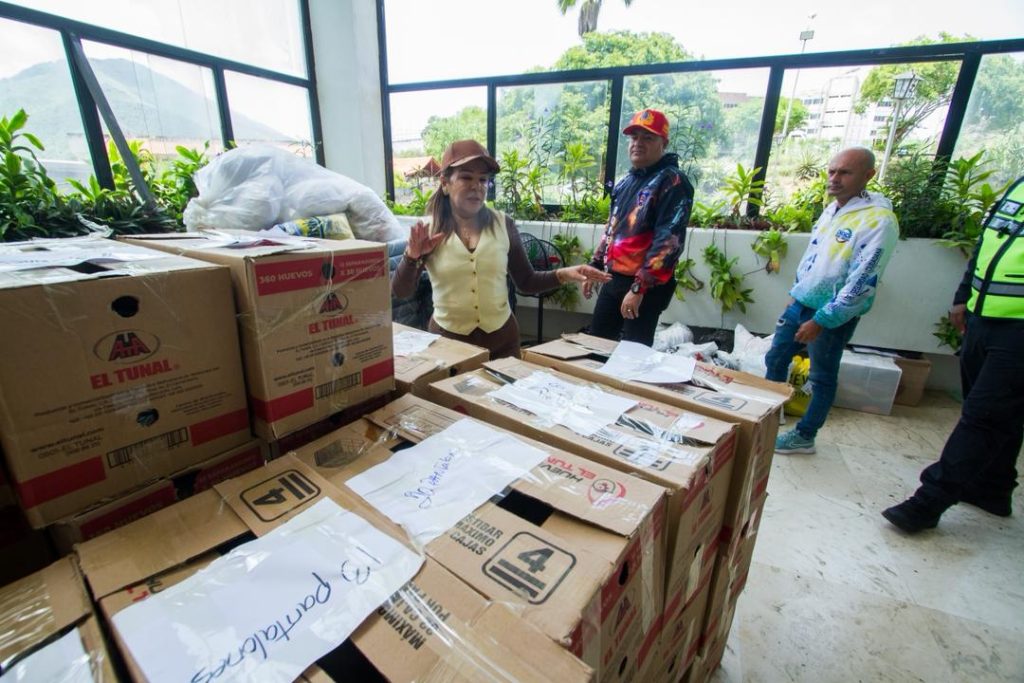 Gobernadora Marisel Velásquez enviará 28 toneladas de ayuda humanitaria a La Guaira