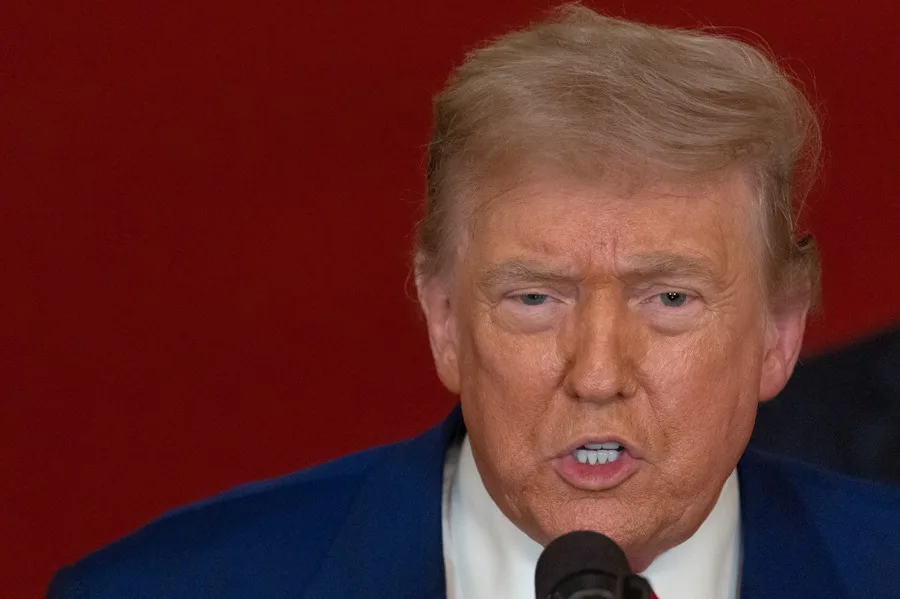 Trump pide a Israel e Irán que dejen de disparar «inmediatamente»