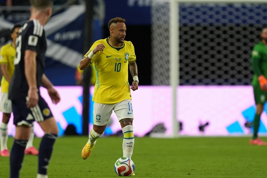 Brasil sonríe por partida doble: liderato y el regreso de Neymar