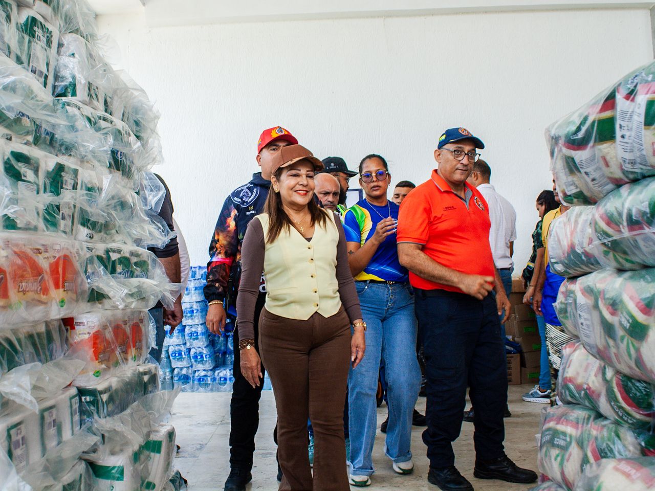 Gobernadora Marisel Velásquez enviará 28 toneladas de ayuda humanitaria a La Guaira