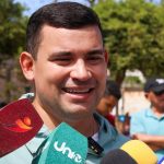 Alcalde de Maneiro supervisa avances en infraestructura deportiva y sistema de vigilancia