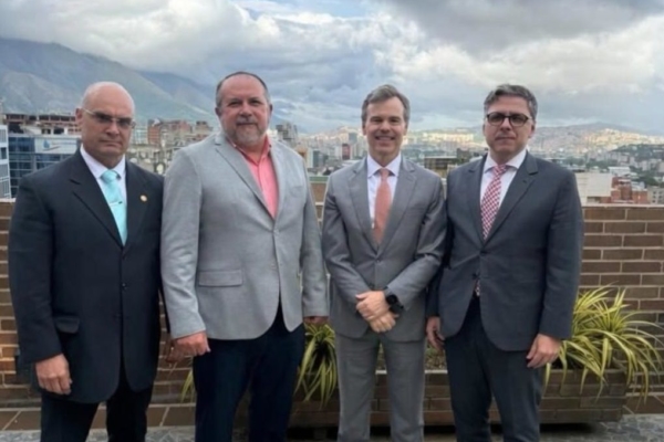 Gremios empresariales plantean a John Barrett captación de inversiones extranjeras bajo esquemas de cooperación