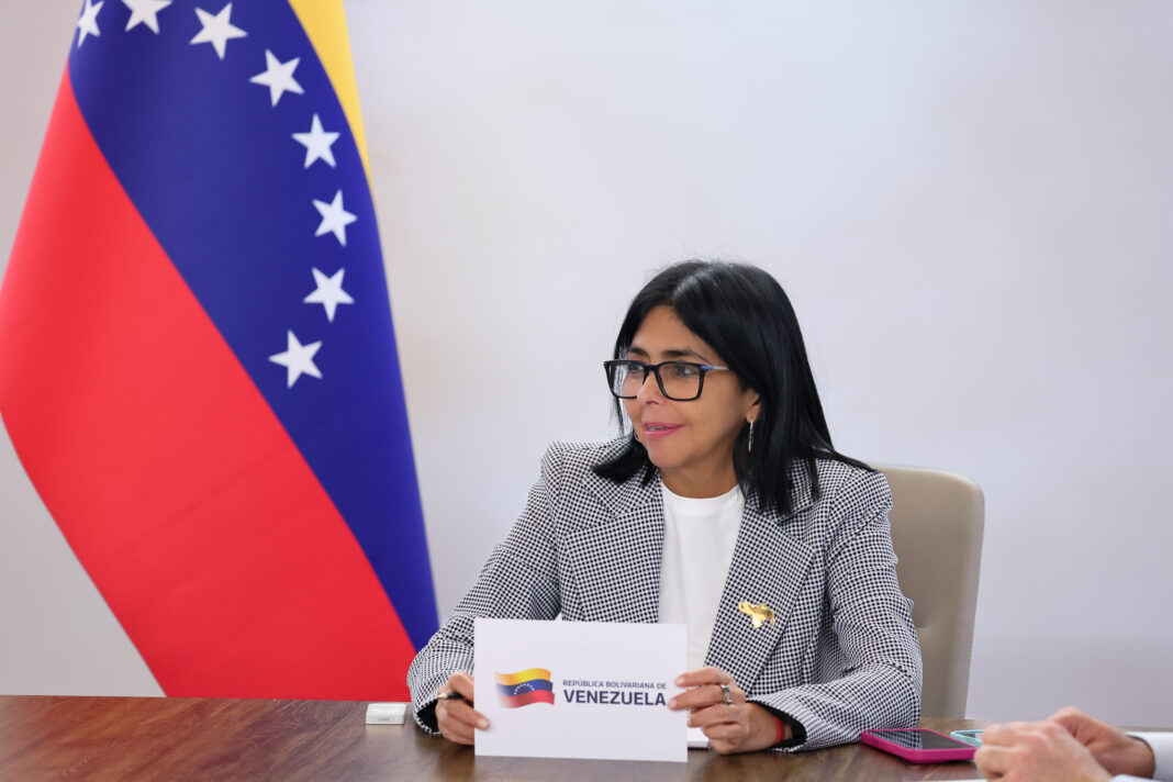 Delcy Rodríguez anuncia créditos bancarios para viviendas a afectados por sismos