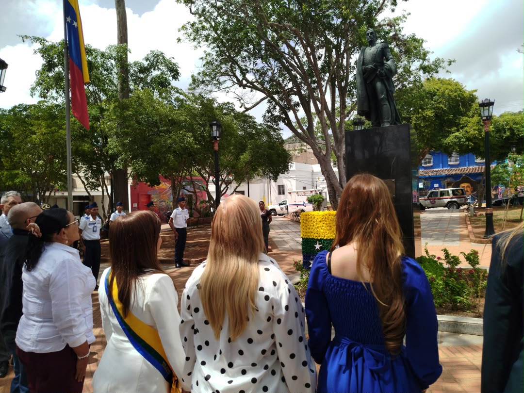 Nueva Esparta conmemoró los 243 años del natalicio de Simón Bolívar y Día de la Armada Bolivariana