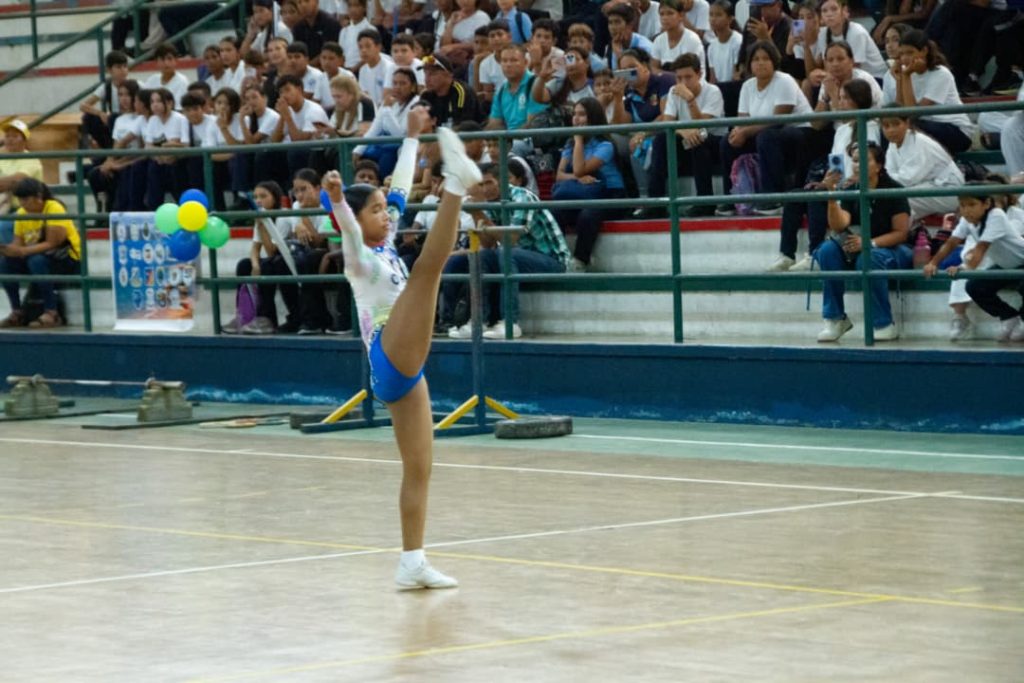 Instalaciones deportivas abren para las categorías menores