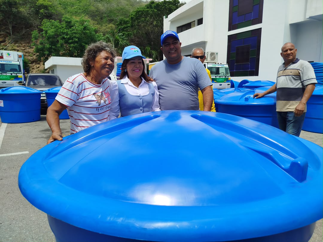 Gobernadora Marisel Velásquez supera los 600 tanques de agua entregados en Nueva Esparta