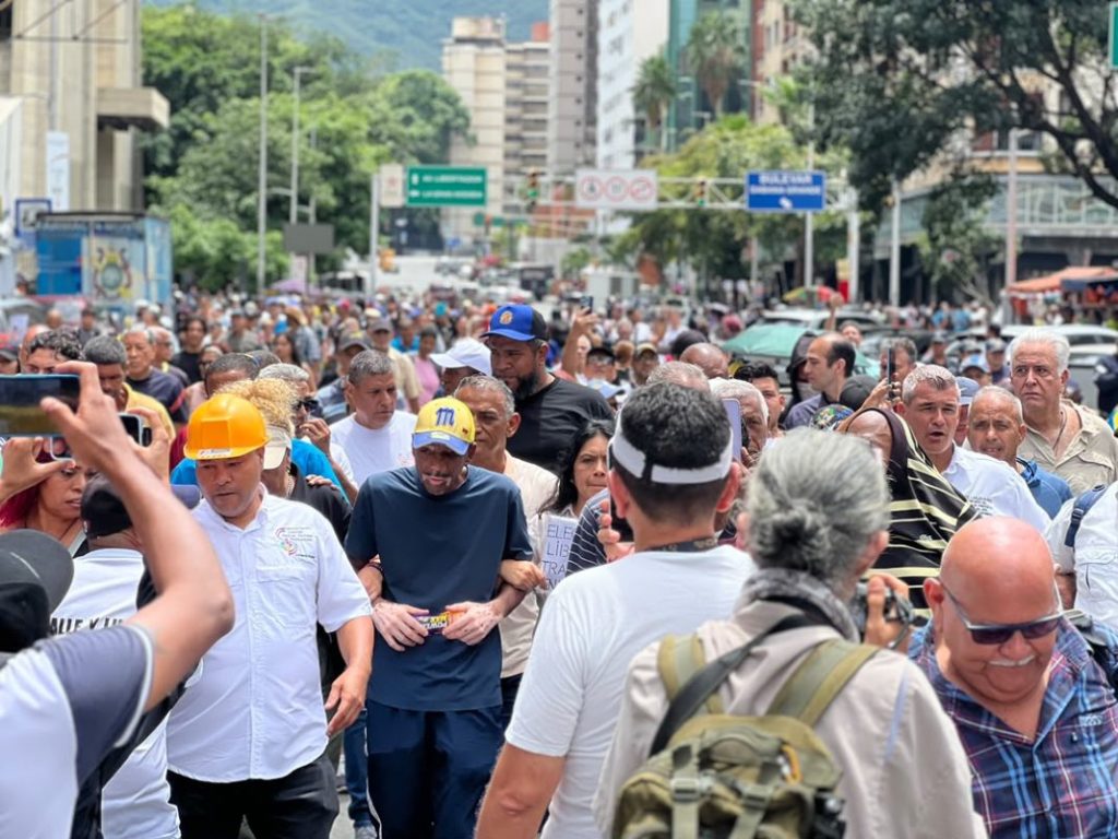 Sindicatos y ciudadanos toman las calles de Caracas contra la gestión oficial y en reclamo de elecciones