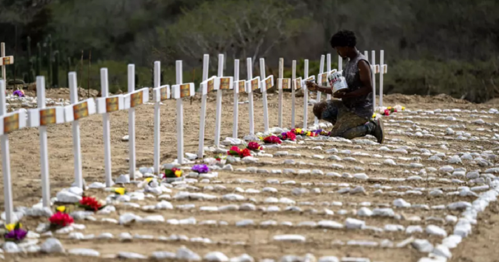 Más de 150 cuerpos sin identificar fueron enterrados en el cementerio La Esperanza de Catia La Mar tras los terremotos
