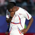 La Comisión Disciplinaria de la FIFA defiende su independencia y matiza que no ha revocado la expulsión a Balogun