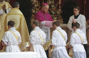 Los «lefebvrianos» ordenan a cuatro obispos sin permiso del papa y provocan un nuevo cisma en la Iglesia Católica