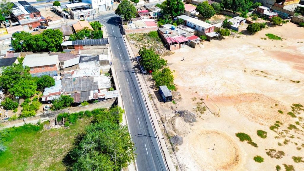 Asfaltado y cancha renovada devuelven la movilidad y el deporte a Achípano