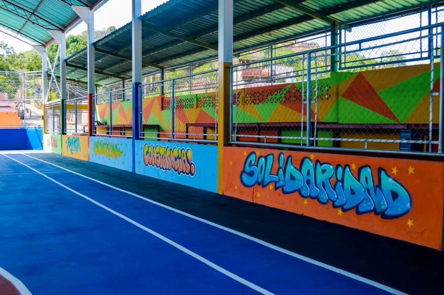 Asfaltado y cancha renovada devuelven la movilidad y el deporte a Achípano