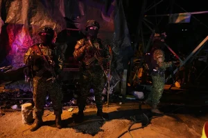 Unidades del Ejército y la Policía de Colombia blindan una zona estratégica de Cali para la investidura presidencial