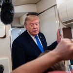 Trump afirma que conversaciones con Irán se reanudarán este lunes